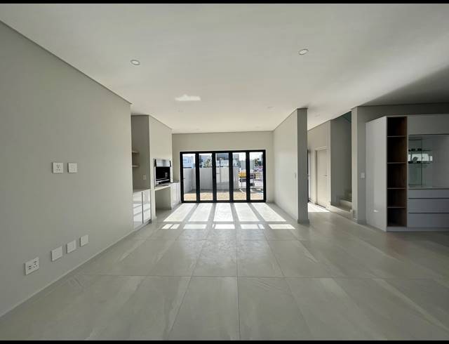 4 BEDROOM HOUSE FOR SALE IN SANDOWN